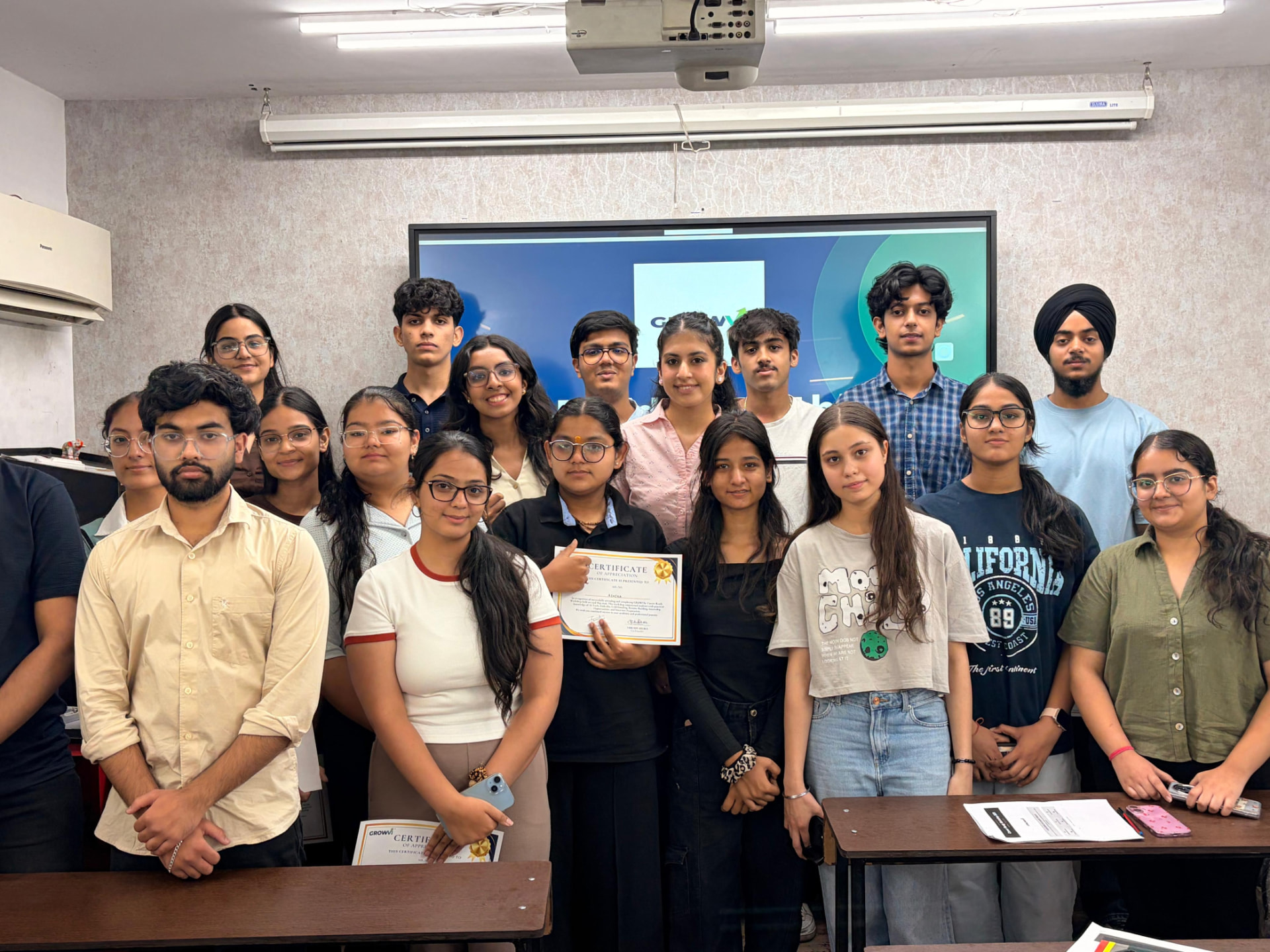 Group photo of students at the GROWVI workshop